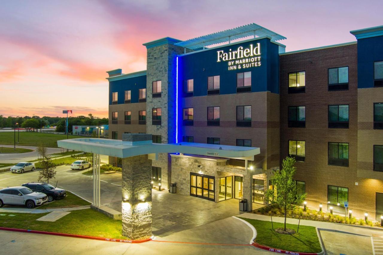Fairfield Inn & Suites By Marriott Corinth South Denton Area Exterior photo